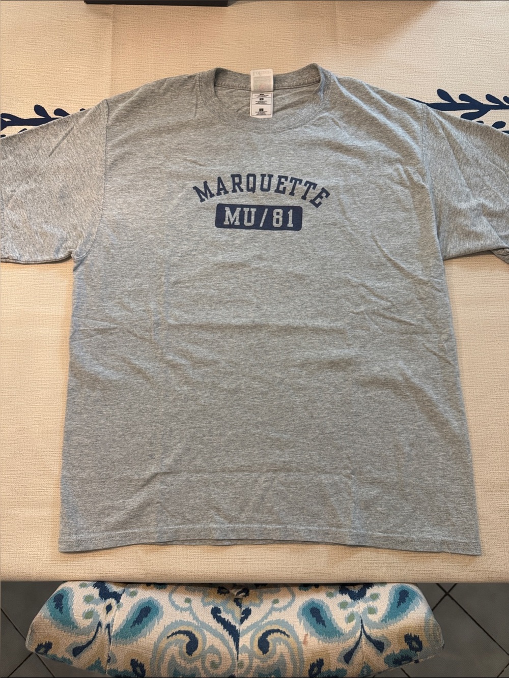 Marquette University MU/81 Gray Logo Crewneck T‑Shirt-large